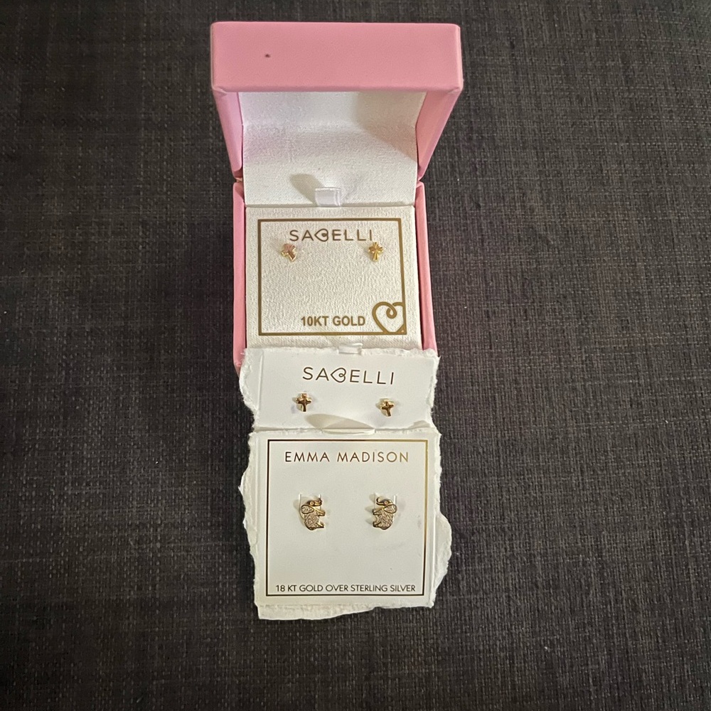 Gold earrings